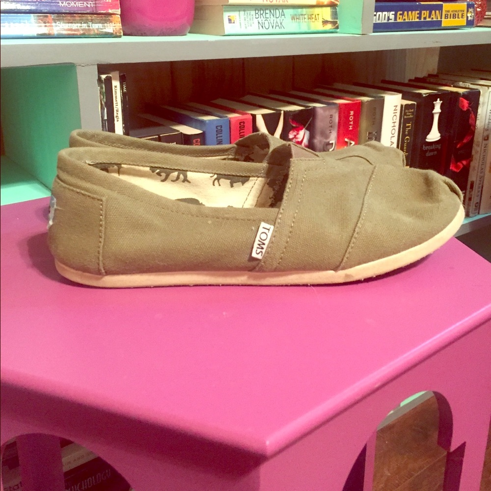 Olive Green Toms